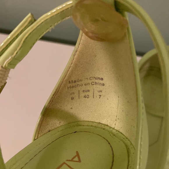 Aldo Strappy Heels (US 9) - Picture 3 of 4